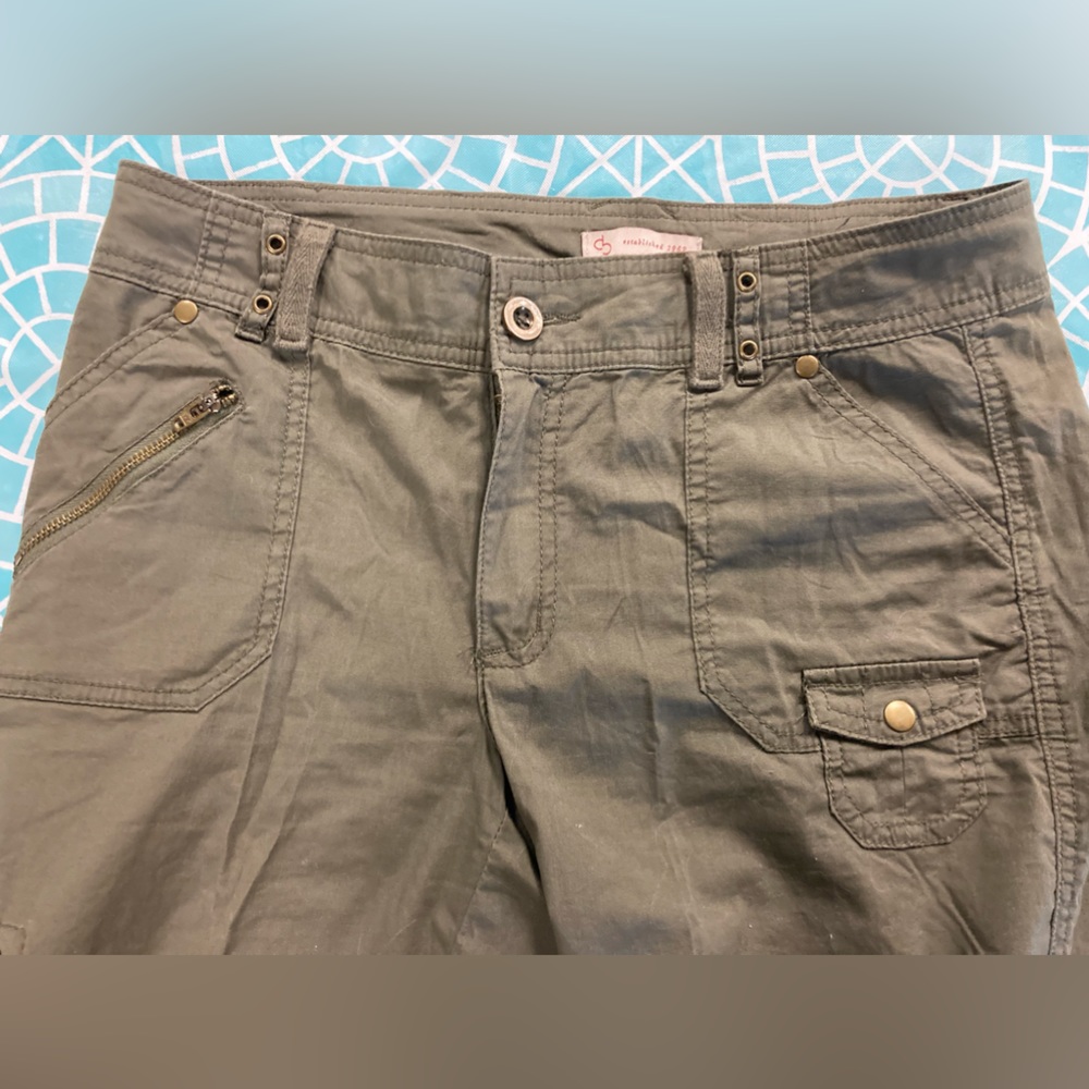 Dress Barn Established 1962 army green cargo crop leg pant.